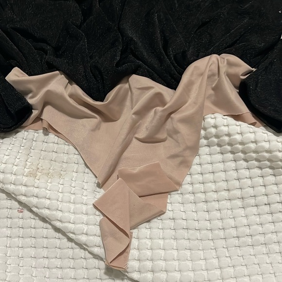 NWT- Strut & Bolt - L - Picture 7 of 10